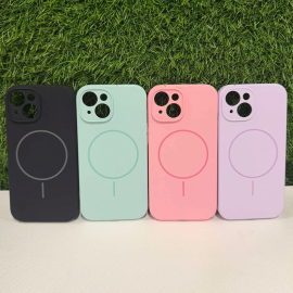 Цветен MagSafe кейс за iPhone 15 