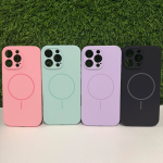 Цветен MagSafe кейс за iPhone 16 Pro