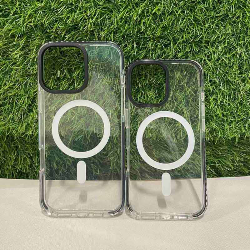 Прозрачен MagSafe кейс с черен борд за iPhone