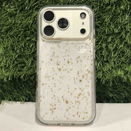 iPhone кейс със златисти елементи