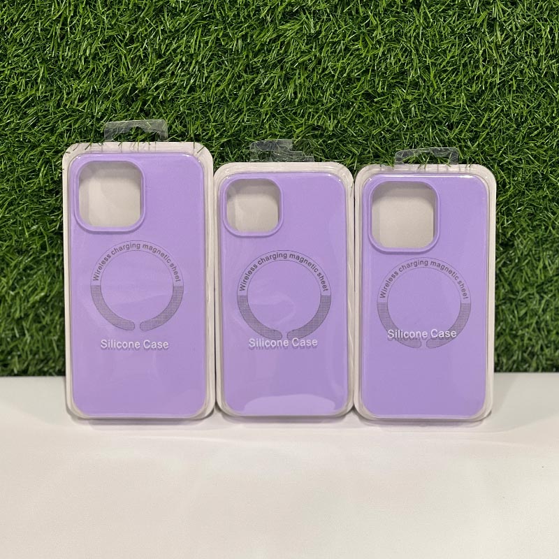Силиконов лилав MagSafe калъф за iPhone
