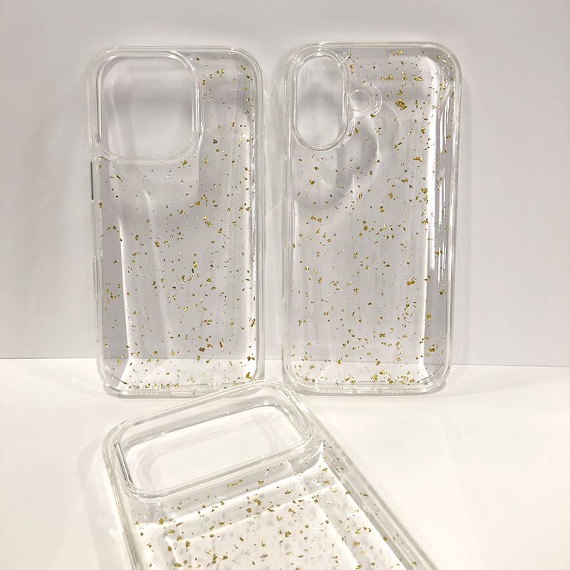 iPhone кейс със златисти елементи